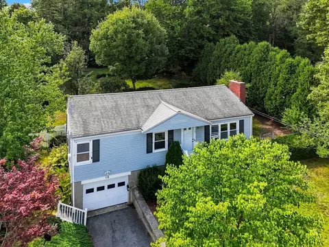 15 Spring Ter, Shrewsbury, MA 01545