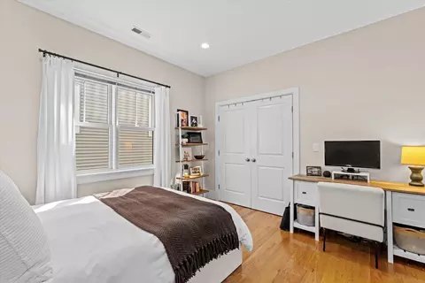 Bedroom - 861 E 2nd St #3, Boston, MA 02127 photo 5 of 6