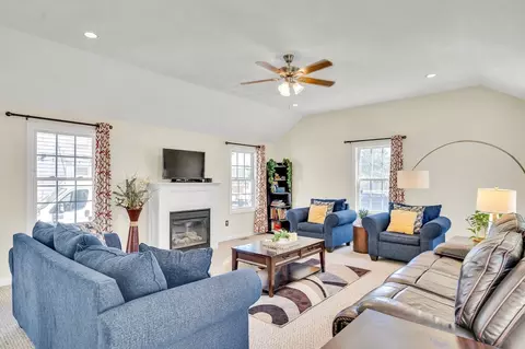 Living - 5 Wright St #B, Lowell, MA 01854 photo 1 of 2