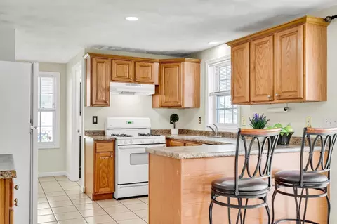 Kitchen - 5 Wright St #B, Lowell, MA 01854 photo 2 of 5