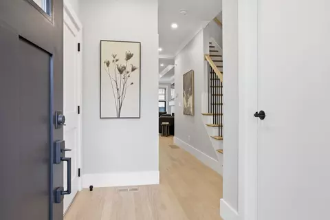 36 Loomis #102, Bedford, MA 01730