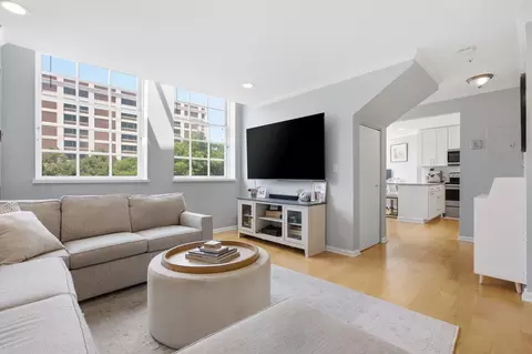 106 13th St #321, Boston, MA 02129