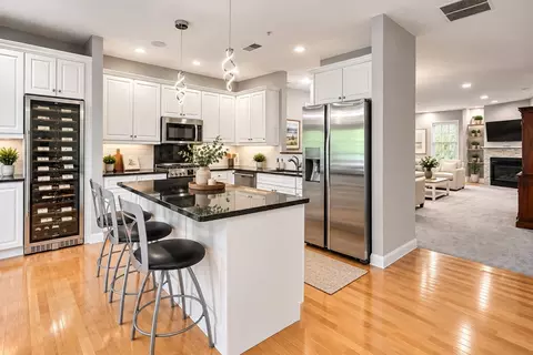 201 Victory Rd #201, Quincy, MA 02171