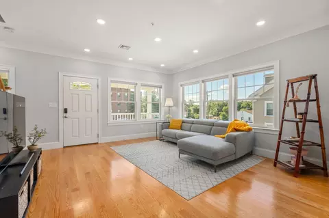Living - 140 Main St #E, Upton, MA 01568 photo 1 of 3
