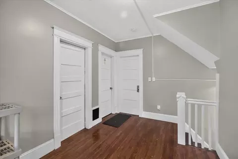 Entry Way - 45 Middlesex St, Springfield, MA 01109 photo 3 of 6