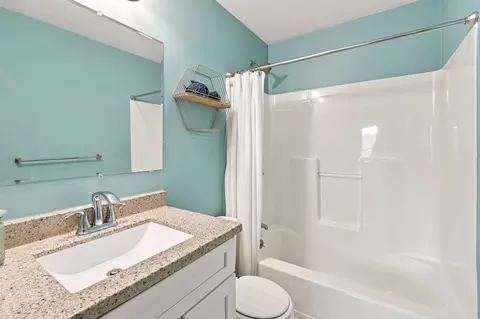 Bath - 51 Randall St, Worcester, MA 01606 photo 3 of 3