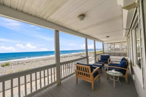 Exterior - 331 Beach Ave, Hull, MA 02045 photo 3 of 5