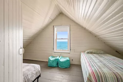 Bedroom - 331 Beach Ave, Hull, MA 02045 photo 6 of 6