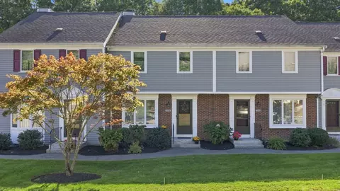 2002 Pheasant Creek Ln #2002, Peabody, MA 01960