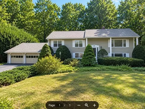 38 Fort Sumter Dr, Holden, MA 01520