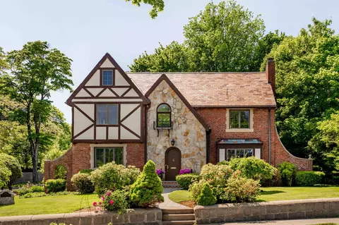 421 Waverley Ave, Newton, MA 02458