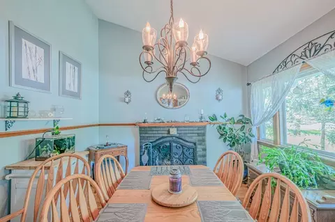 Dining - 558 Spring St, Hanson, MA 02341 photo 2 of 2