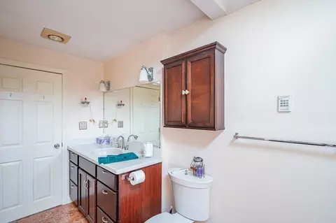 Bath - 558 Spring St, Hanson, MA 02341 photo 3 of 5