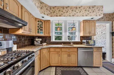 Kitchen - 580 Highland Ave, Needham, MA 02494 photo 3 of 4