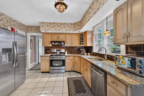 Kitchen - 580 Highland Ave, Needham, MA 02494 photo 2 of 4