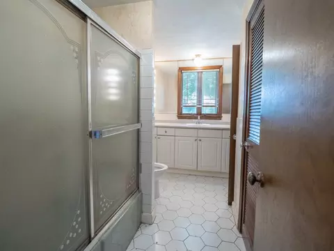 Bath - 27 State St, Randolph, MA 02368 photo 1 of 2