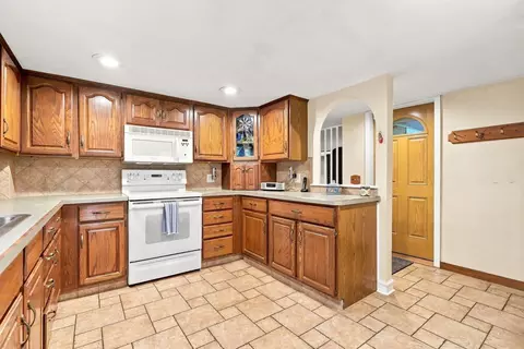 Kitchen - 6 Ragged Hill Rd, Ware, MA 01082 photo 2 of 3