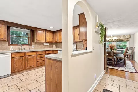 Entry Way - 6 Ragged Hill Rd, Ware, MA 01082 photo 2 of 2