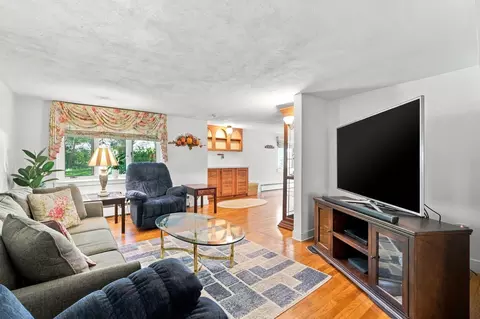 Living - 6 Ragged Hill Rd, Ware, MA 01082 photo 3 of 4
