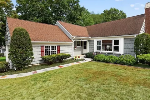 Exterior - 105 Whiting St, Hingham, MA 02043 photo 3 of 8