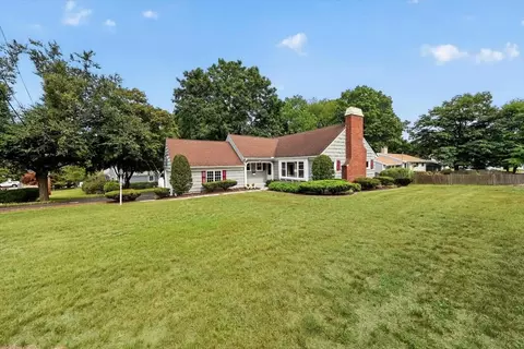 Exterior - 105 Whiting St, Hingham, MA 02043 photo 2 of 8