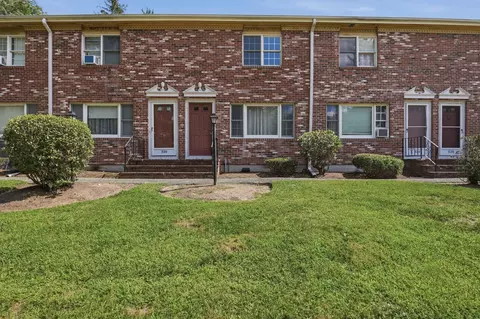 322 Bedford St #322, East Bridgewater, MA 02333