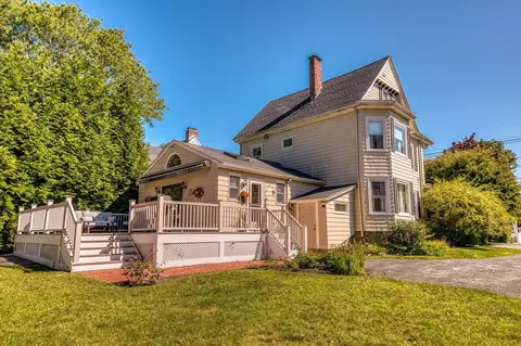 Exterior - 763 Webster St, Needham, MA 02492 photo 7 of 11