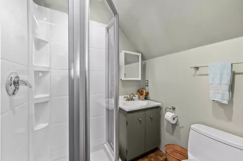 Bath - 763 Webster St, Needham, MA 02492 photo 2 of 2