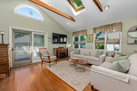 Living - 763 Webster St, Needham, MA 02492 photo 4 of 4