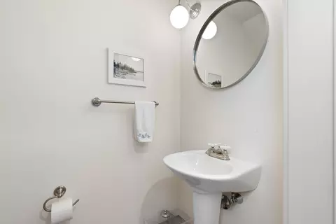 Bath - 3 Babson St #2, Gloucester, MA 01930 photo 2 of 2
