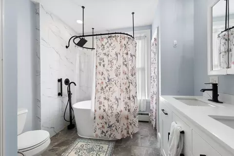 Bath - 3 Babson St #2, Gloucester, MA 01930 photo 1 of 2