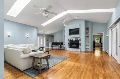 Living - 26 Dwight Rd, Marshfield, MA 02050 photo 2 of 5
