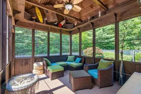 Exterior - 187 Blackstone St, Mendon, MA 01756 photo 5 of 11