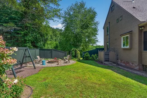 Exterior - 187 Blackstone St, Mendon, MA 01756 photo 7 of 11