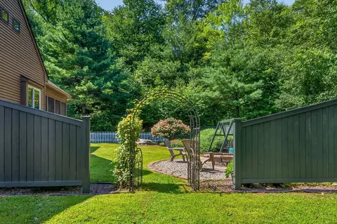 Exterior - 187 Blackstone St, Mendon, MA 01756 photo 6 of 11