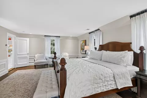 Bedroom - 97 Arnold Rd, Wellesley, MA 02481 photo 2 of 5