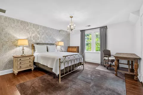 Bedroom - 97 Arnold Rd, Wellesley, MA 02481 photo 3 of 5