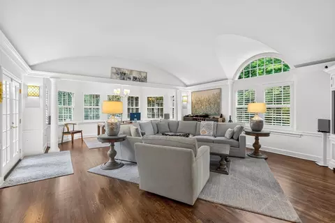 Living - 97 Arnold Rd, Wellesley, MA 02481 photo 5 of 8