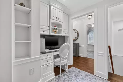 Entry Way - 97 Arnold Rd, Wellesley, MA 02481 photo 2 of 5