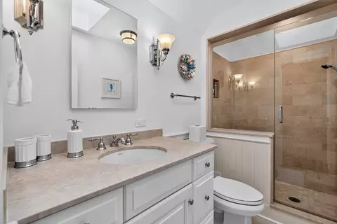Bath - 97 Arnold Rd, Wellesley, MA 02481 photo 5 of 6