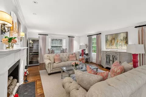 Living - 97 Arnold Rd, Wellesley, MA 02481 photo 2 of 8