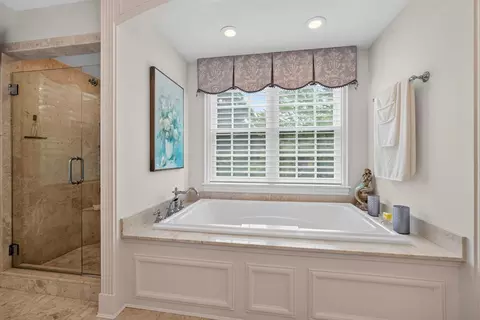 Bath - 97 Arnold Rd, Wellesley, MA 02481 photo 2 of 6