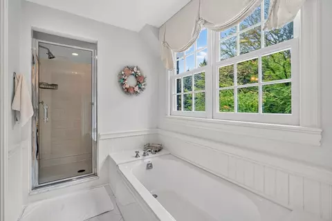 Bath - 97 Arnold Rd, Wellesley, MA 02481 photo 4 of 6