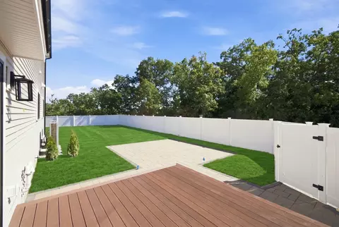 Exterior - 2 Berthold St, Saugus, MA 01906 photo 2 of 4