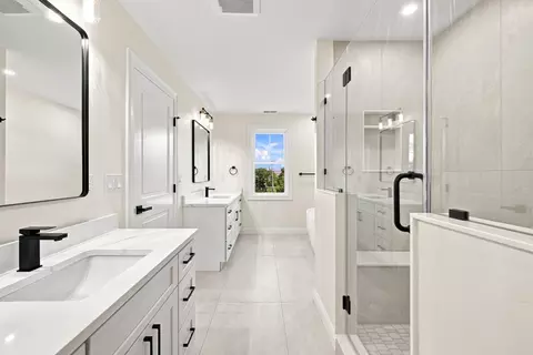 Bath - 2 Berthold St, Saugus, MA 01906 photo 5 of 11
