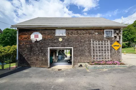 Exterior - 117 Spring St, Hull, MA 02045 photo 4 of 9