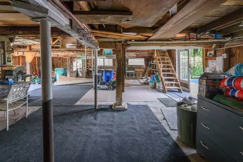 Exterior - 117 Spring St, Hull, MA 02045 photo 8 of 9