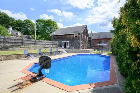Exterior - 117 Spring St, Hull, MA 02045 photo 6 of 9