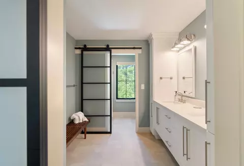 Bath - 32 Lantern Ln, Wellesley, MA 02481 photo 6 of 7