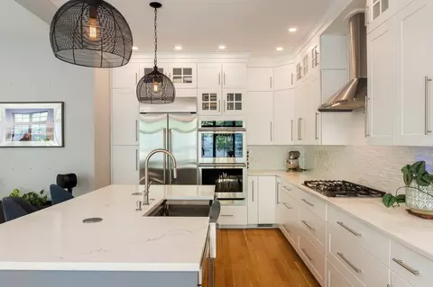 Kitchen - 32 Lantern Ln, Wellesley, MA 02481 photo 1 of 2